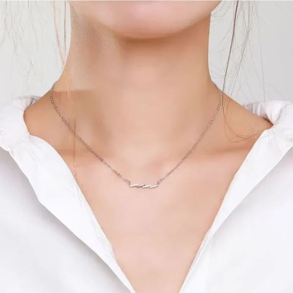 COLLAR  MINIMALISTA